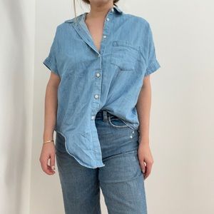 MADEWELL ⚡️ SHORT SLEEVE CHAMBRAY BUTTON UP